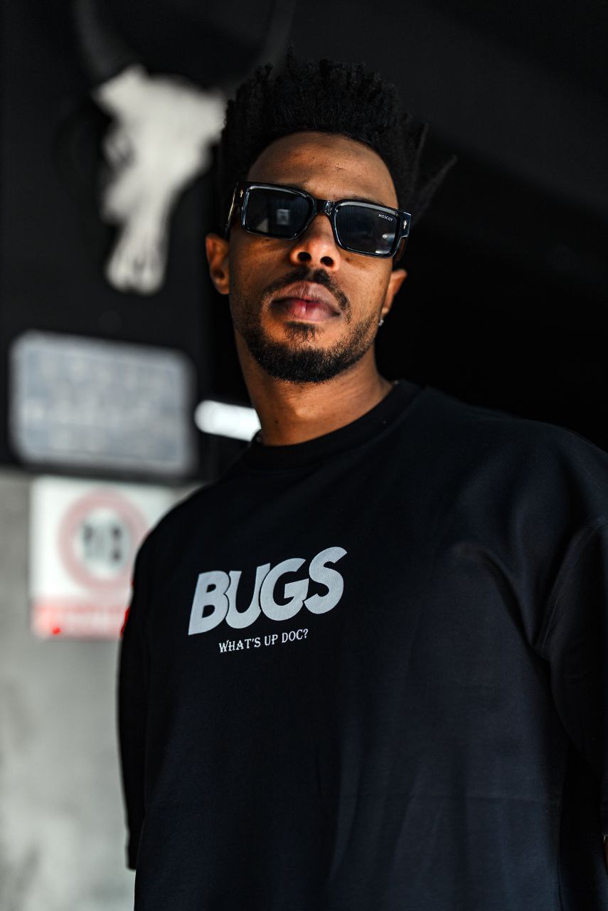 Cartoon Rabbit Graphic T-Shirt – What’s Up Doc