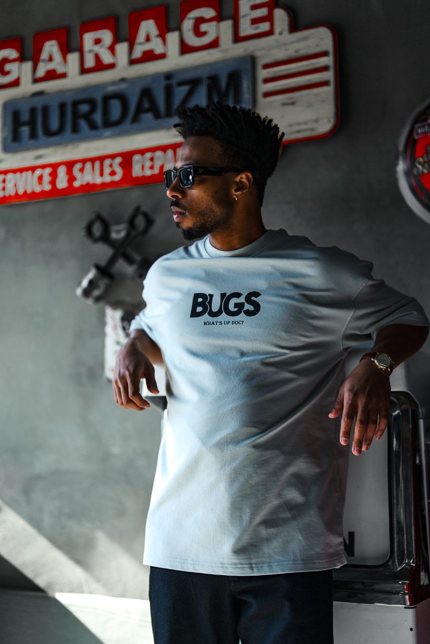 Cartoon Rabbit Graphic T-Shirt – What’s Up Doc