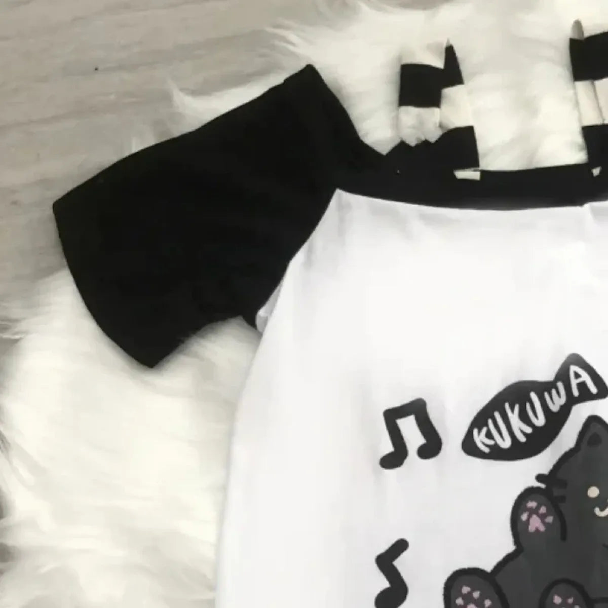 Off-Shoulder Cat Print T-Shirt – Kawaii Y2K Grunge Top